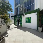 Suite Estilosa Com Garagem, Bem Localizado Quadra Mar, No Centro De Balneario Camboriu