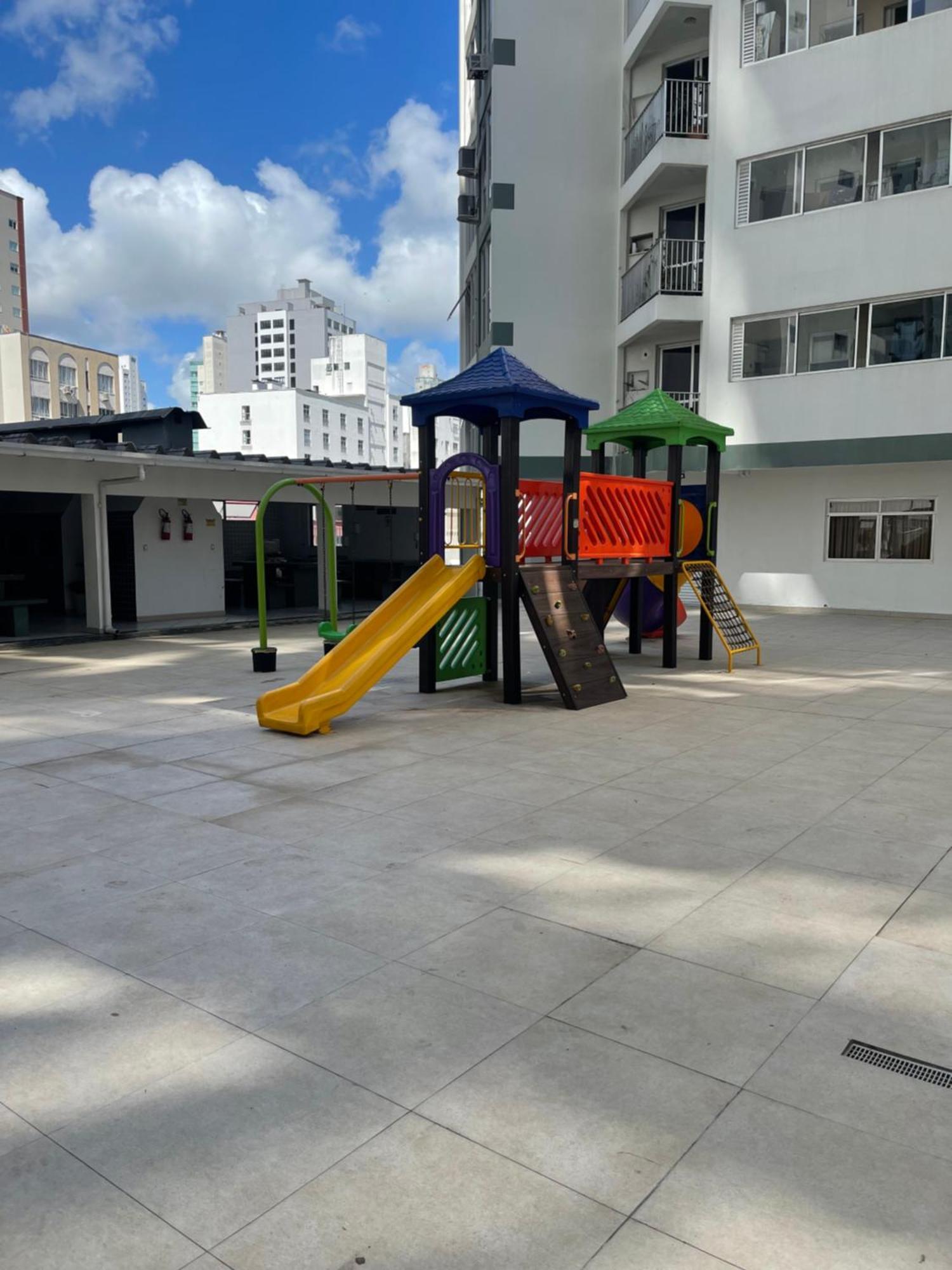 Hospedagem domiciliar Estilosa Com Garagem, Bem Localizado Quadra Mar, No Centro De Balneario Camboriu